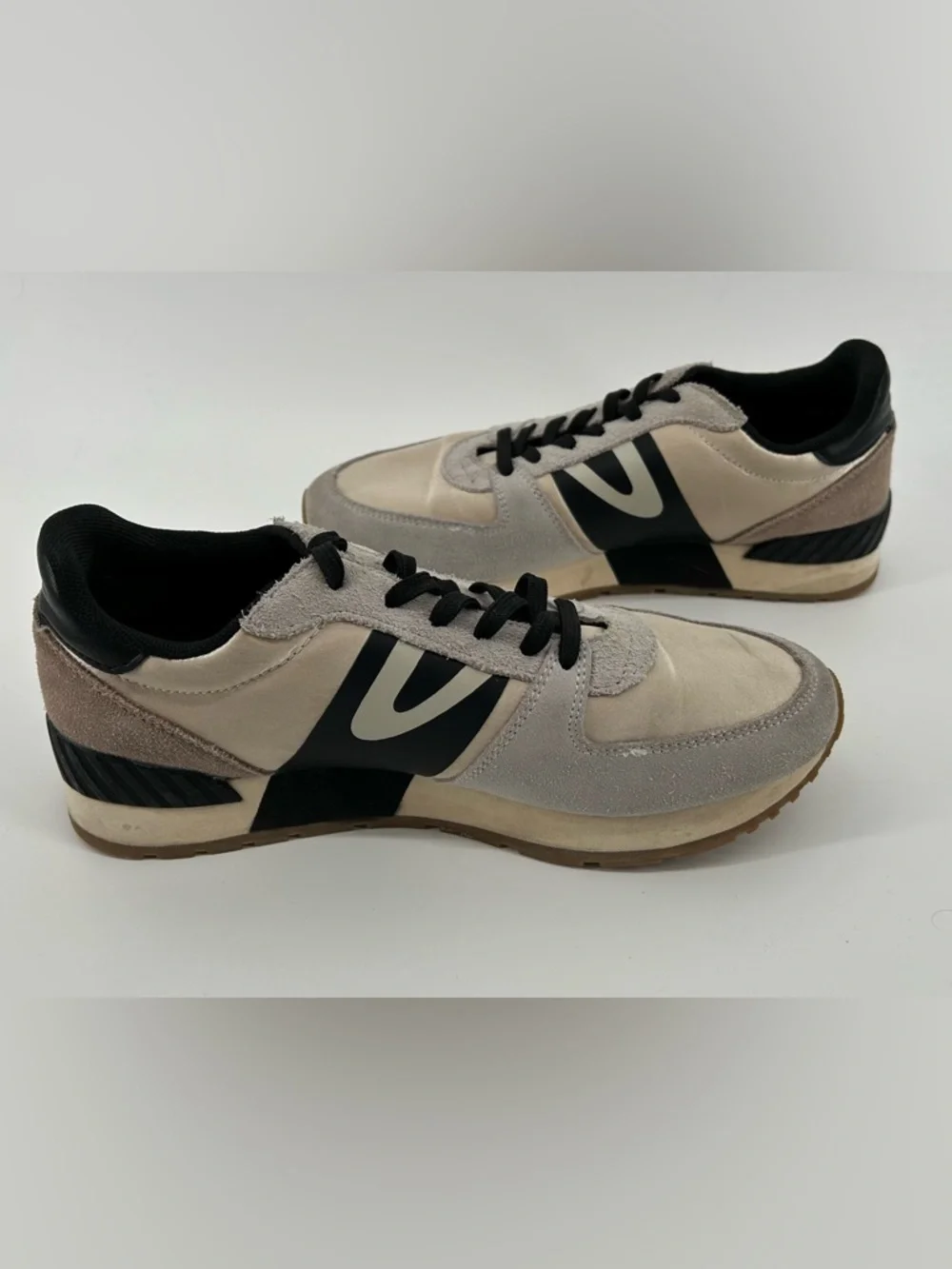 Tretorn Loyola 2.0 sneakers in retro black and gray